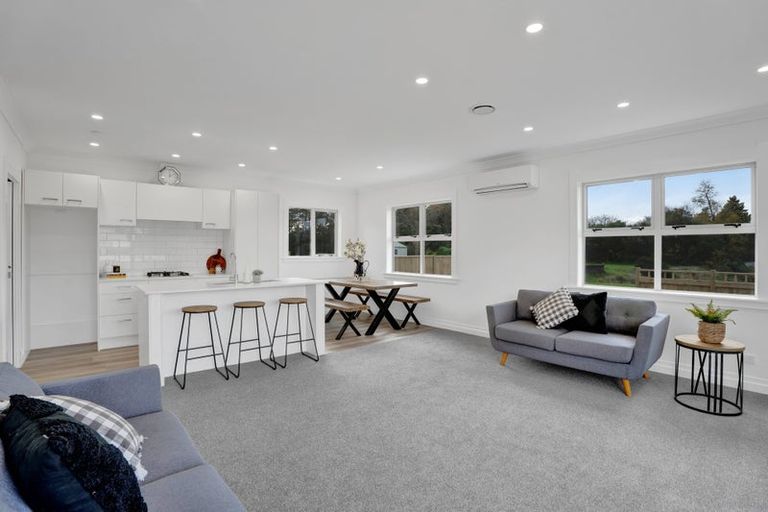 Photo of property in 1 Horoeka Street, Inglewood, 4330