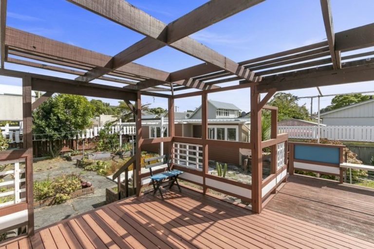 Photo of property in 16-18 Konini Street, Eastbourne, Lower Hutt, 5013