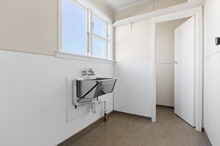 Photo of property in 8-10 Dix Crescent, Riversdale, Blenheim, 7201