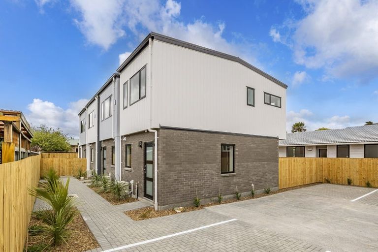 Photo of property in 14e Durham Street, Te Atatu Peninsula, Auckland, 0610