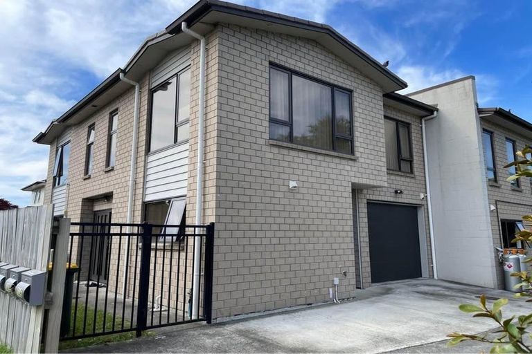 Photo of property in 14a Elliot Street, Howick, Auckland, 2014