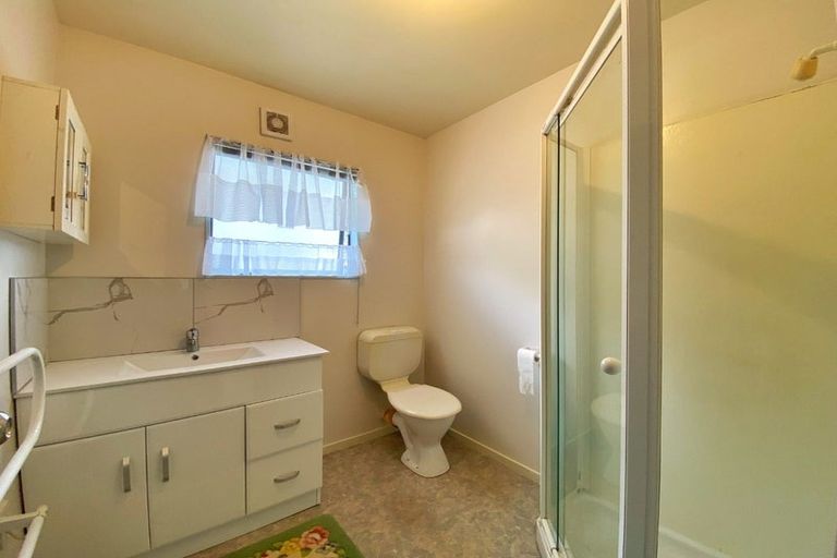 Photo of property in 27 Glendene Avenue, Glendene, Auckland, 0602