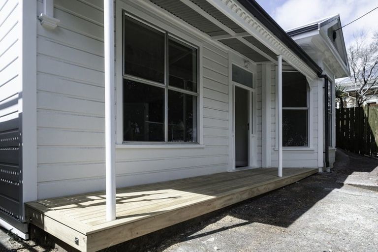 Photo of property in 40 Te Wharepouri Street, Berhampore, Wellington, 6023