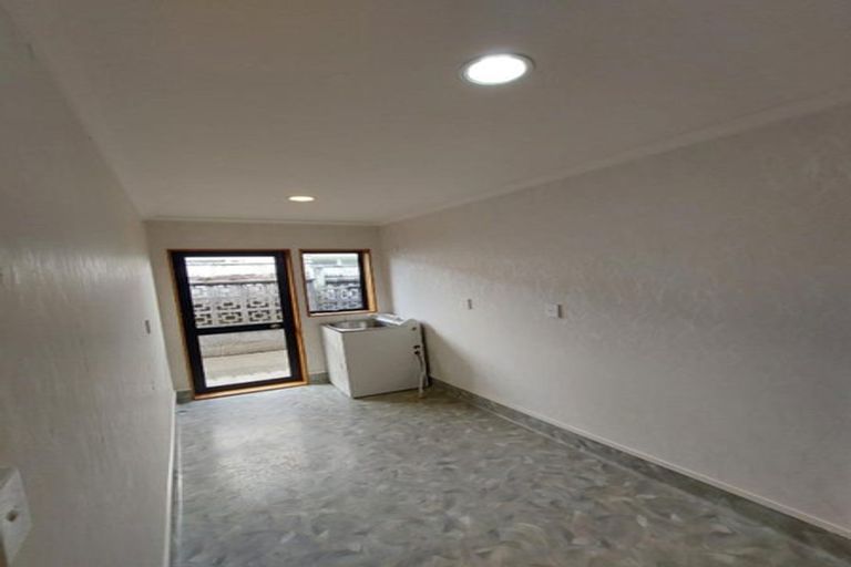 Photo of property in 9c Del Mar Place, Merrilands, New Plymouth, 4312