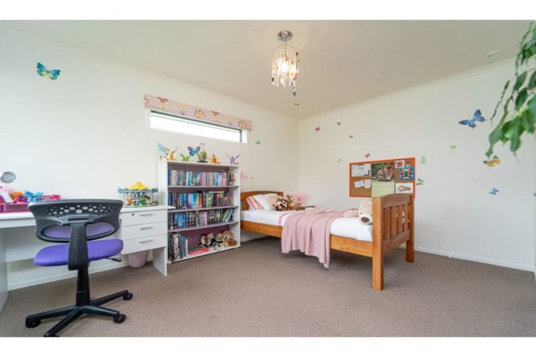 Photo of property in 27 Carrington Drive, Carterton, 5713