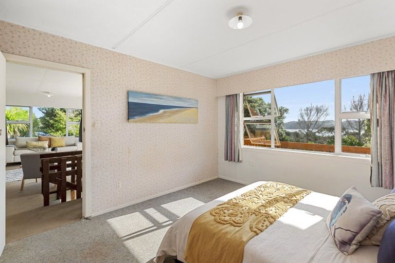 Photo of property in 35 Lorenzen Bay Road, Raglan, 3225