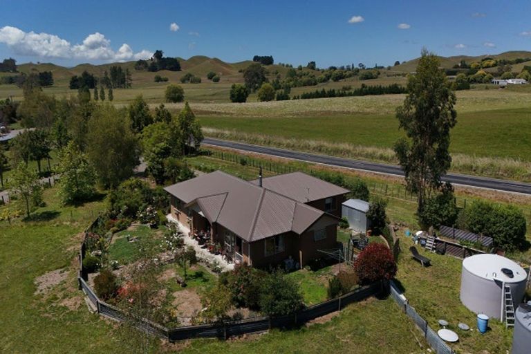 Photo of property in 215 Racecourse Road, Waipawa, Otane, 4277