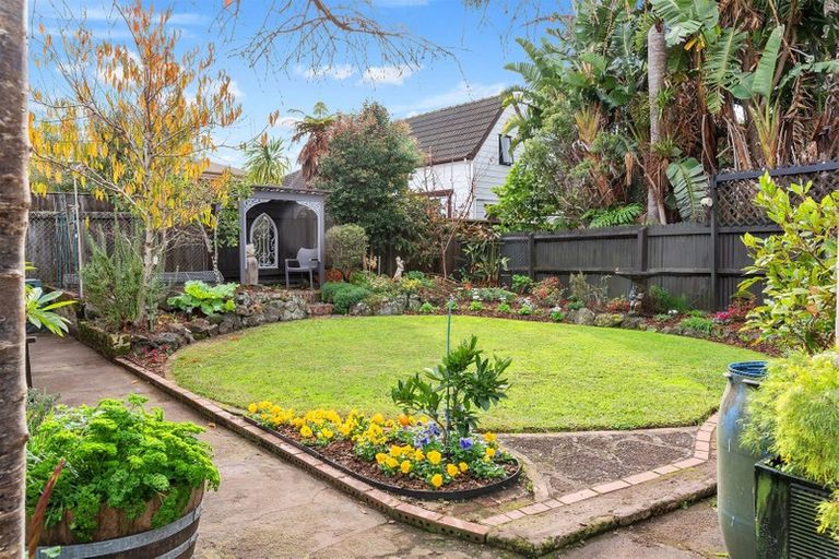 Photo of property in 3 Garden Terrace, Devonport, Auckland, 0624