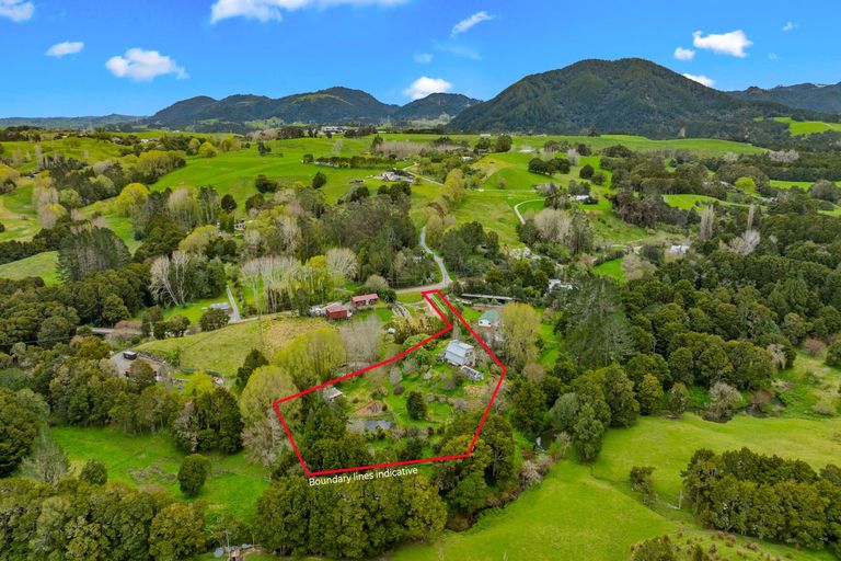 Photo of property in 110 Gibbons Road, Kaiwaka, 0573