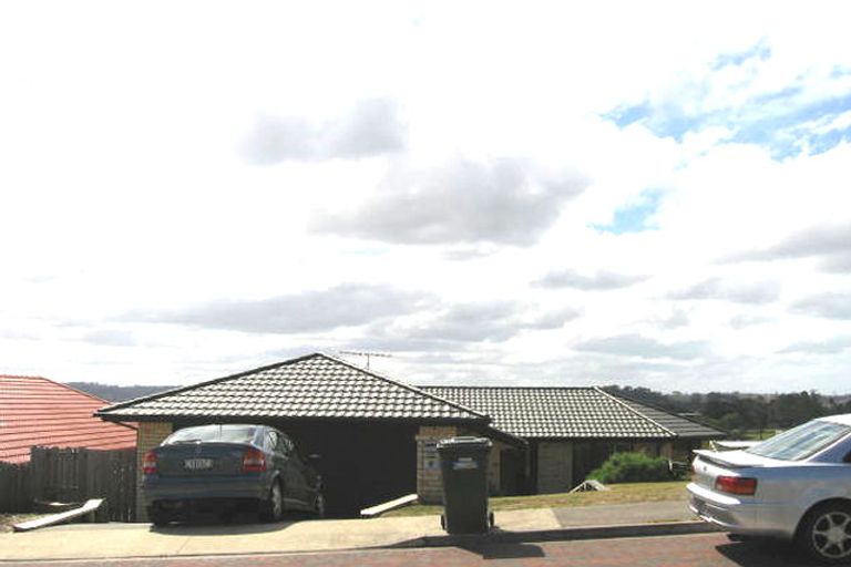 Photo of property in 35 Black Teal Close, Unsworth Heights, Auckland, 0632