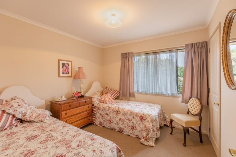 Photo of property in 2 Petersen Place, Waipukurau, 4200
