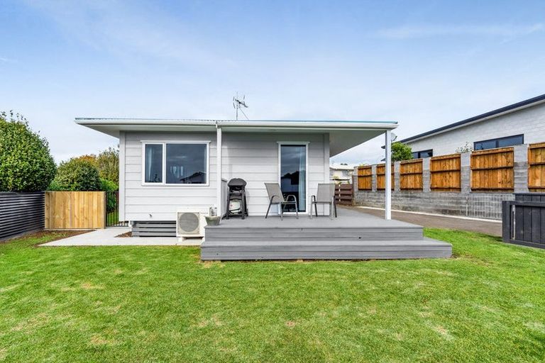 Photo of property in 6 Camellia Avenue, Bell Block, New Plymouth, 4312
