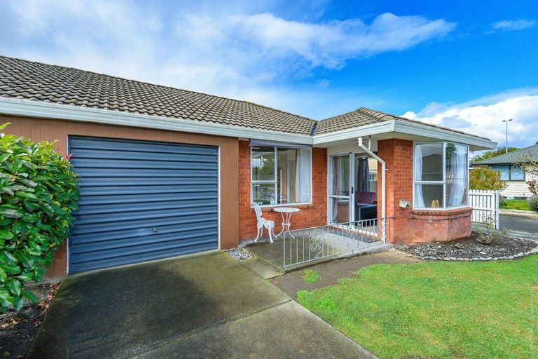 Photo of property in 1/45 Shannon Place, Belfast, Christchurch, 8051