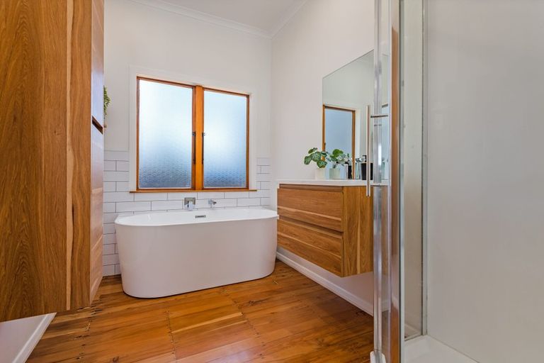 Photo of property in 14a Rewa Street, Takaro, Palmerston North, 4412