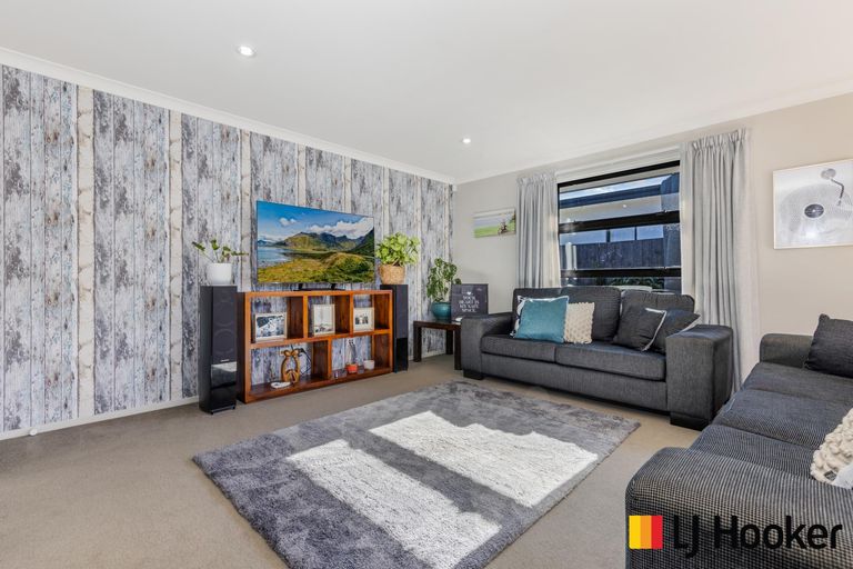 Photo of property in 36 Sunningdale Street, Wattle Downs, Auckland, 2103