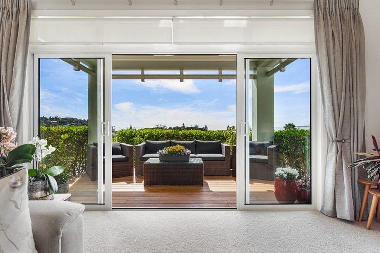 Photo of property in 6 Sunshine Terrace, Orewa, 0931