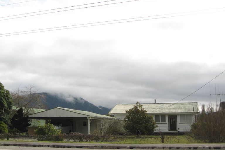 Photo of property in 107 Waller Street, Murchison, 7007