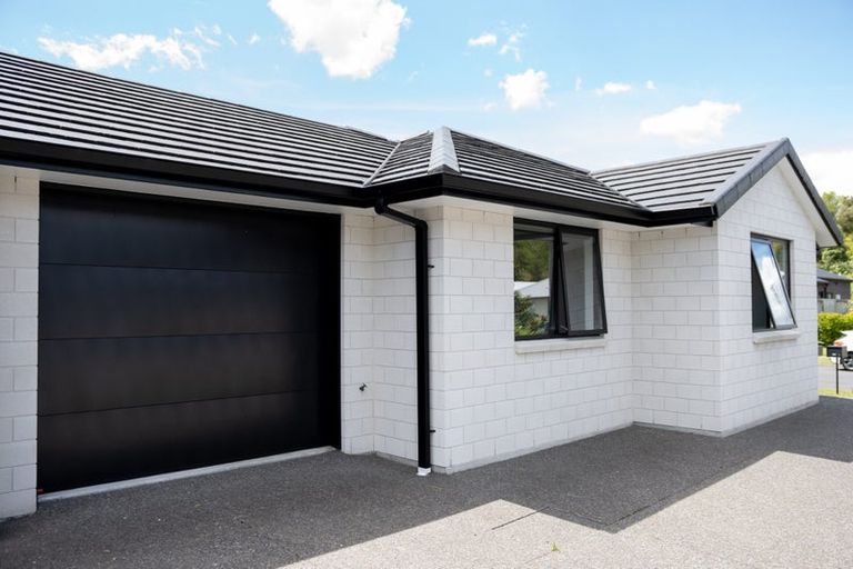 Photo of property in 60 Pakanga Grove, Pyes Pa, Tauranga, 3112