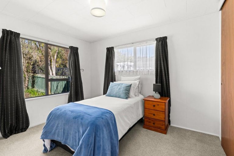 Photo of property in 2/46 Campbell Street, Havelock North, 4130