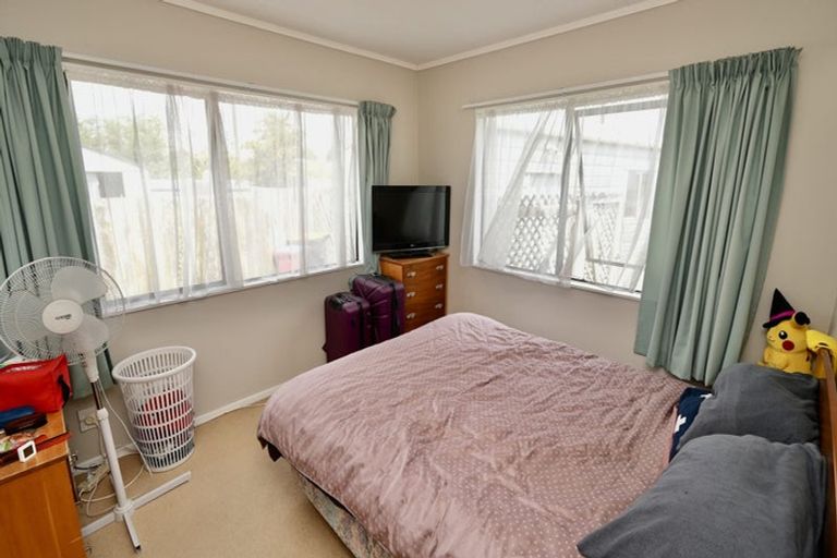 Photo of property in 8 Bevan Place, Cloverlea, Palmerston North, 4412