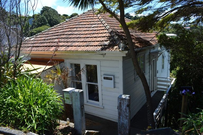 Photo of property in 37 Raroa Road, Kelburn, Wellington, 6012