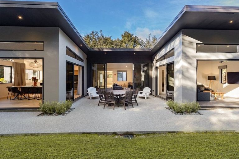 Photo of property in 13 Arbor Lane, Mount Creighton, Queenstown, 9371