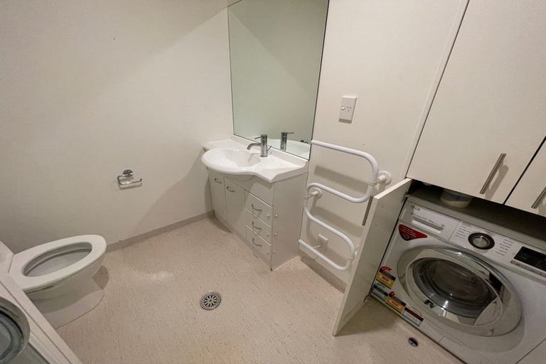 Photo of property in Terrace Heights Apartments, 2/163p The Terrace, Wellington Central, Wellington, 6011