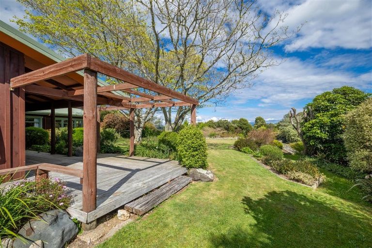 Photo of property in 335 Old Coach Road, Upper Moutere, 7173