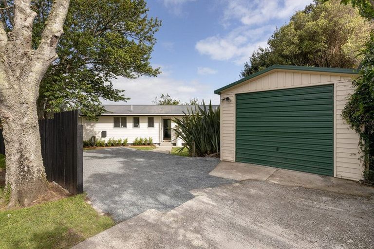 Photo of property in 22 Arawata Avenue, Welcome Bay, Tauranga, 3112