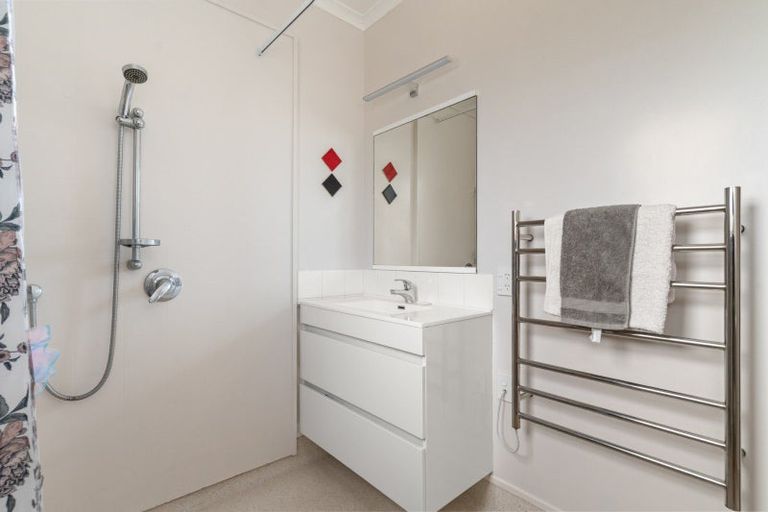 Photo of property in 24 Masters Crescent, Masterton, 5810