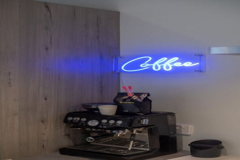 Photo of property in 15 Pohutukawa Parade, Riverhead, 0820