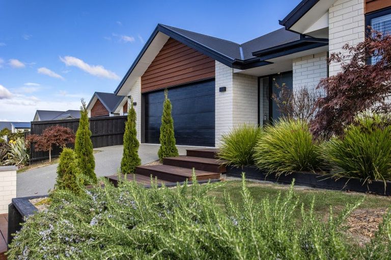Photo of property in 28 Highgate Drive, Rangiora, 7400