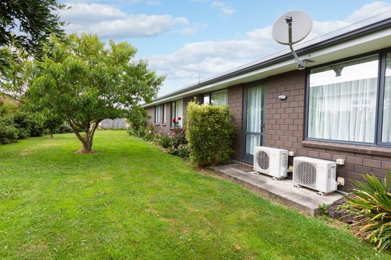 Photo of property in 8 Gordon Street, Woodville, 4920