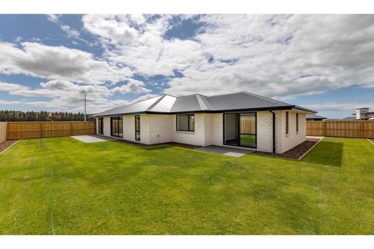 Photo of property in 10 Johnson Avenue, Amberley, 7410