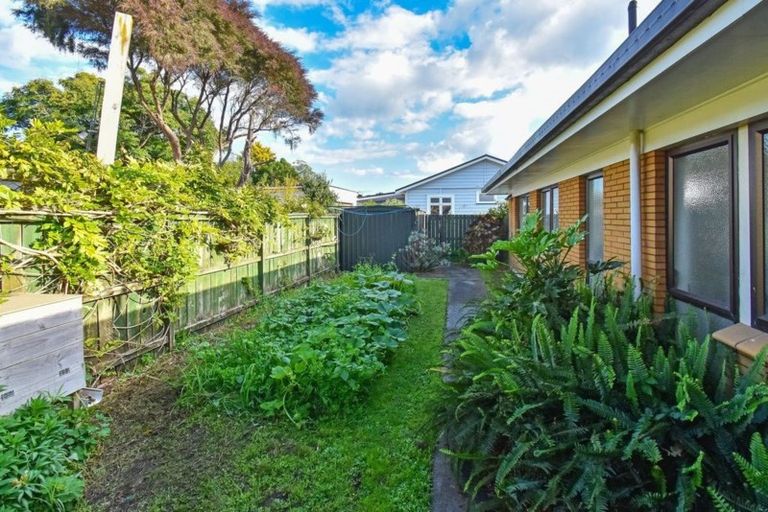 Photo of property in 1/32 Queen Street, Papakura, 2110