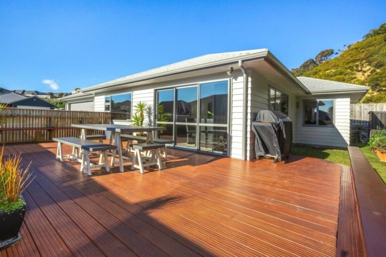 Photo of property in 12 Spritsail Place, Whitby, Porirua, 5024