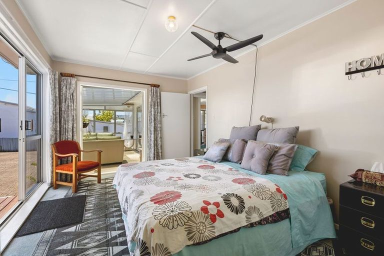 Photo of property in 9 Roy Terrace, Moturoa, New Plymouth, 4310