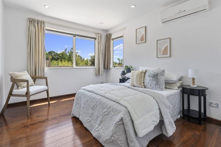 Photo of property in 627a Glenfield Road, Totara Vale, Auckland, 0629