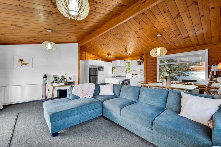 Photo of property in 3 Mallinder Place, Oakura, 4314