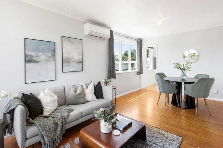 Photo of property in 24 Windmill Road, Pukekohe, 2120