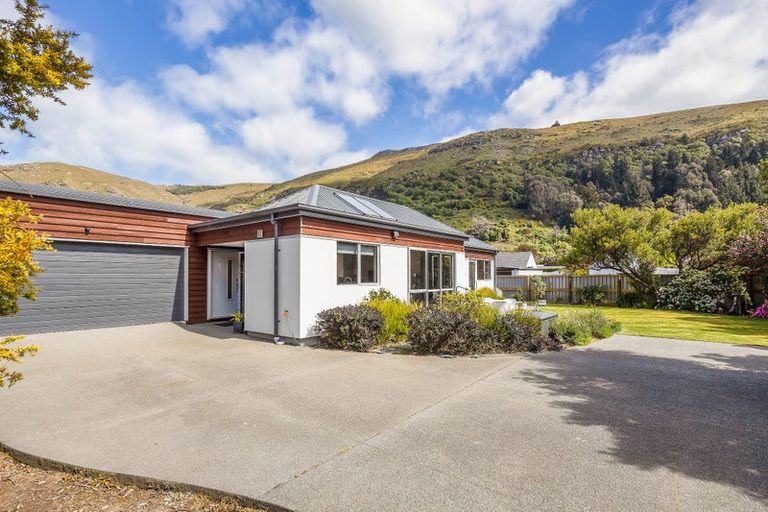 Photo of property in 1/3 Sumnervale Drive, Sumner, Christchurch, 8081