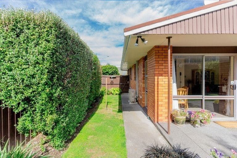 Photo of property in 9 Urella Place, Spreydon, Christchurch, 8024