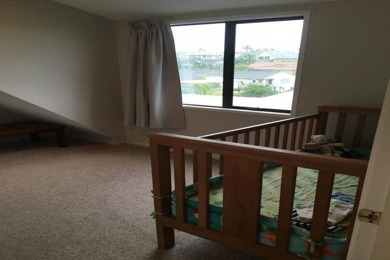 Photo of property in 138 Wiseley Road, West Harbour, Auckland, 0618