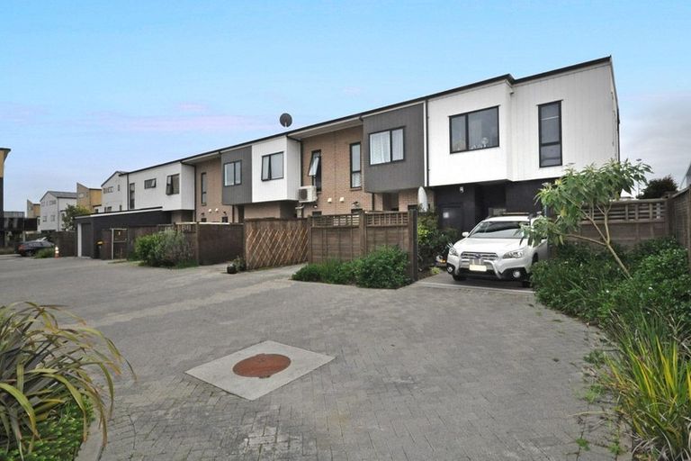 Photo of property in 31 Onekiritea Road, Hobsonville, Auckland, 0616