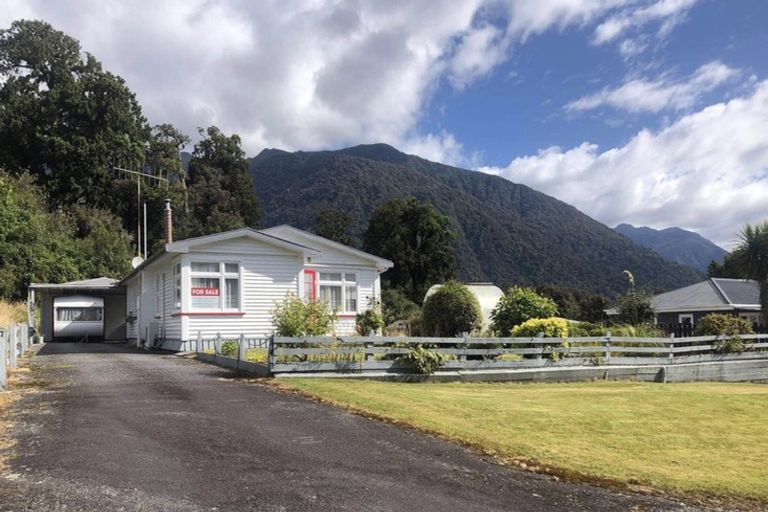 Photo of property in 7 Main Road, Fox Glacier, 7886