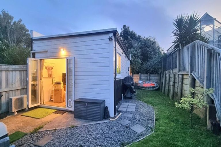 Photo of property in 95a Waiuta Street, Titahi Bay, Porirua, 5022