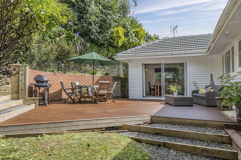 Photo of property in 30 Chester Road, Tawa, Wellington, 5028
