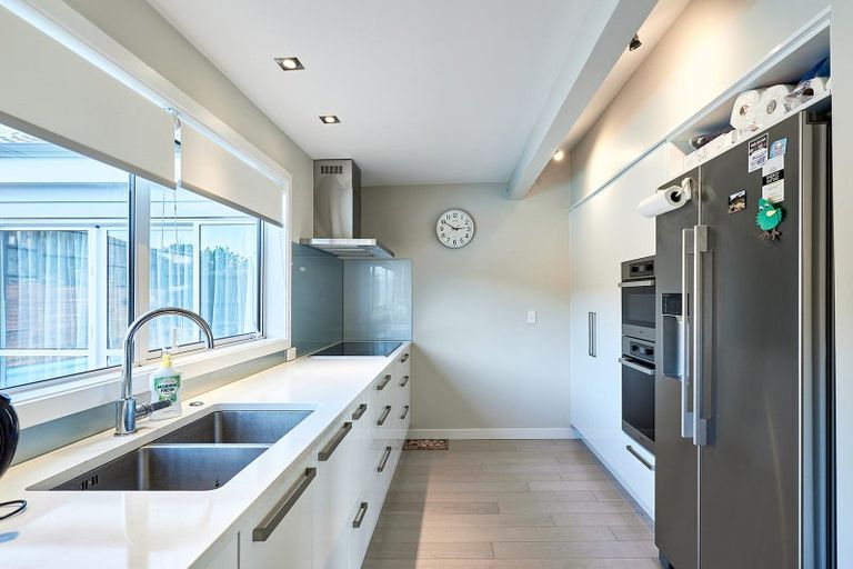 Photo of property in 68 Matipo Road, Te Atatu Peninsula, Auckland, 0610