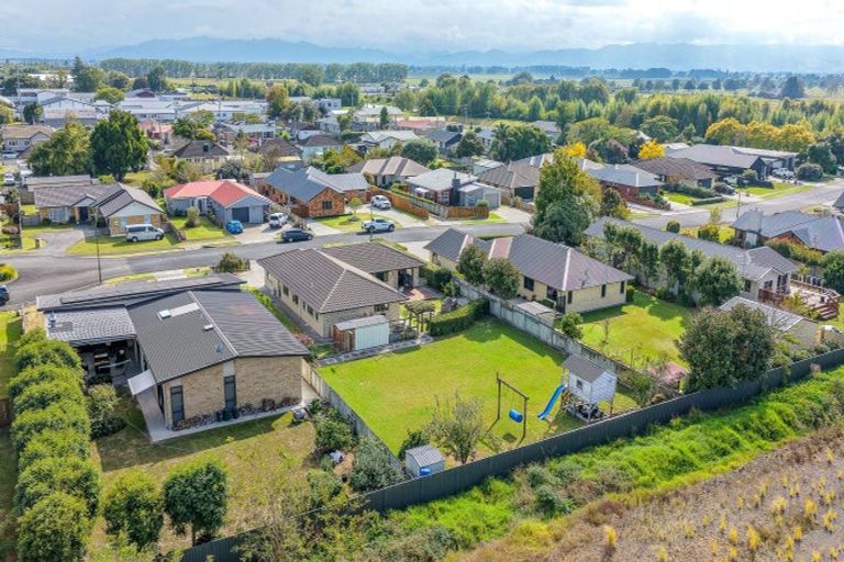 Photo of property in 15 Benner Drive, Ngatea, 3503