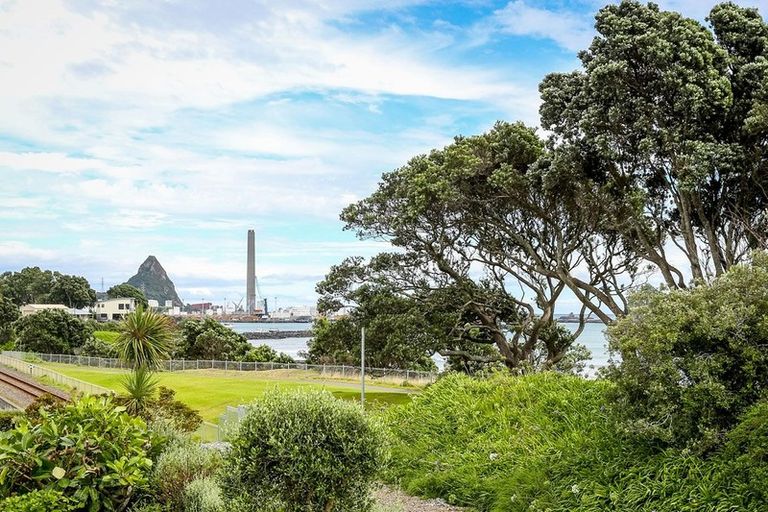 Photo of property in 3b Kawaroa Close, New Plymouth, 4310